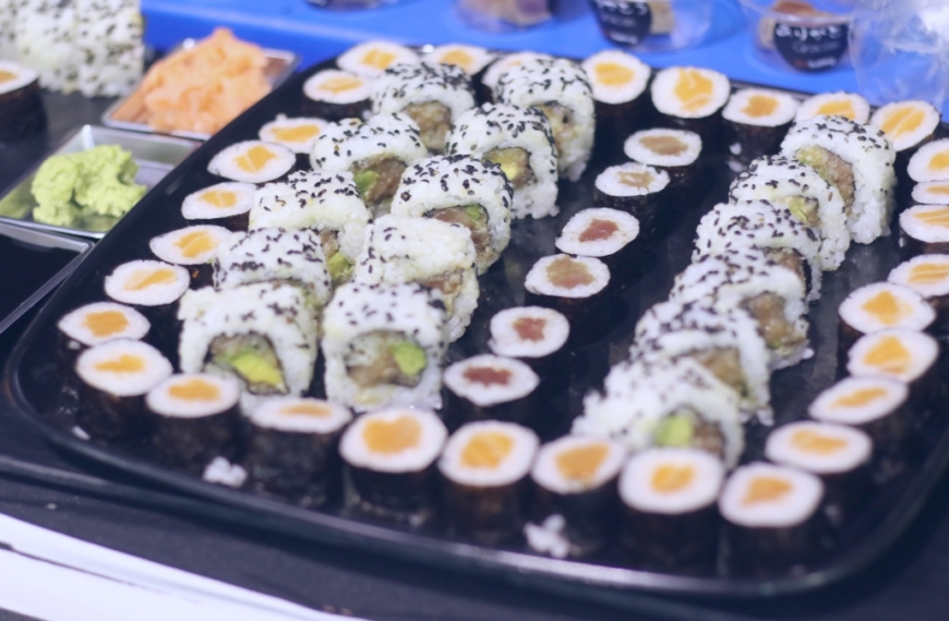 Un catering diferente: sorprende a tus invitados con un menú de estilo oriental