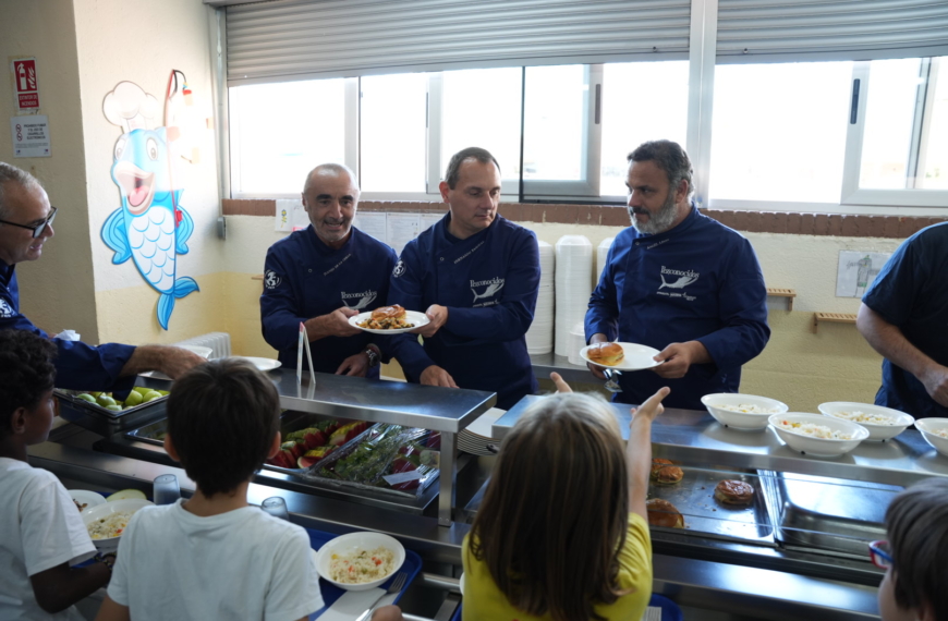 Compass Group España lucha contra el desperdicio alimentario repartiendo 100.000 hamburguesas elaboradas con pescados poco conocidos
